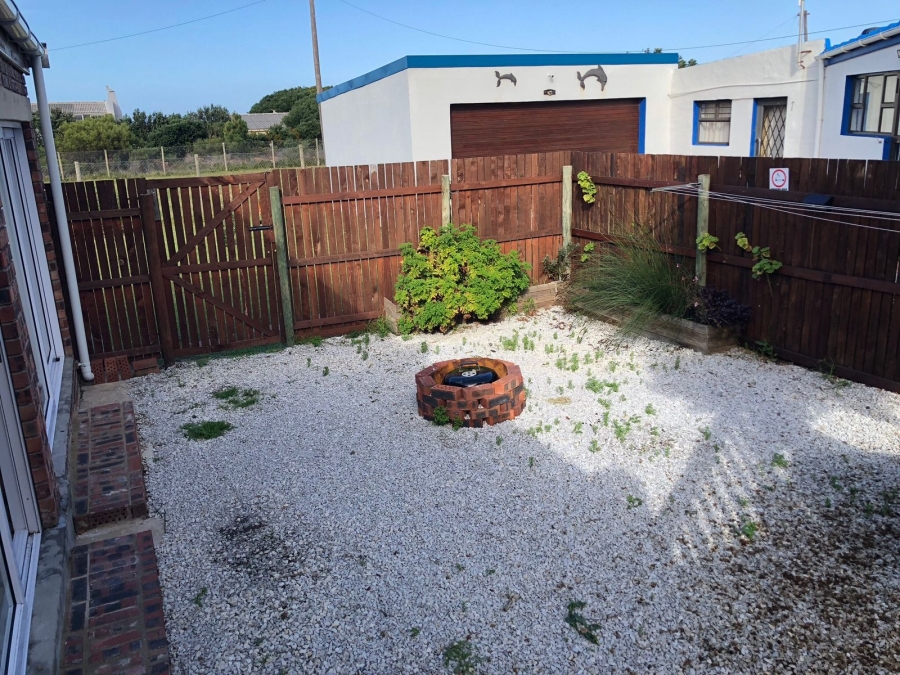 To Let 2 Bedroom Property for Rent in Bettys Bay Western Cape